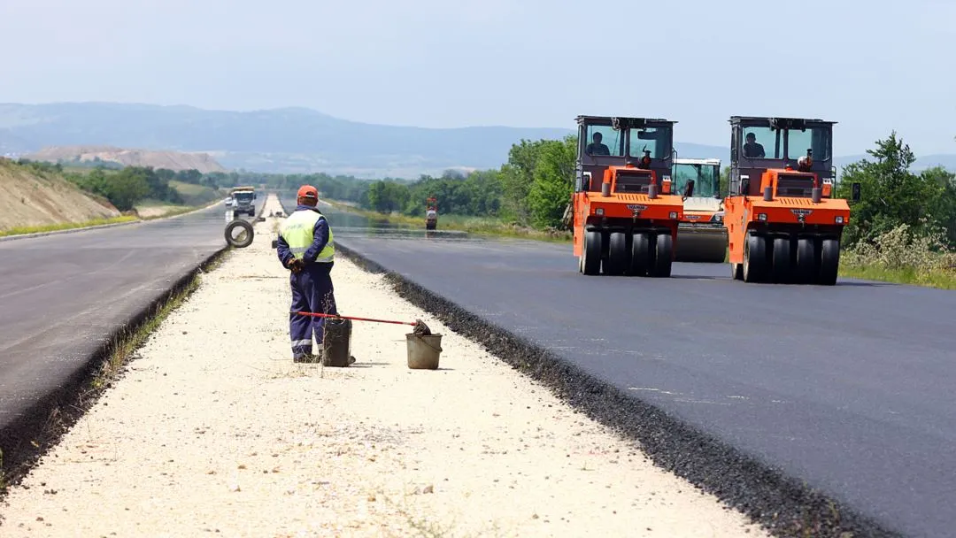 850 mln lekë për rrugët, FSHZH investon në Shëngjin, Koplik, Konispol dhe Elbasan